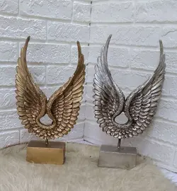 مجسمه بال عقاب