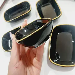 خرما خوری لب طلا