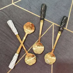 قاشق چای خوری طلایی طرح گل