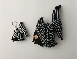 خرید عروسک ماهی سیاه کوچولو - کتاب هدهد