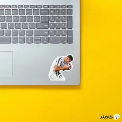 استیکر لپ تاپ بوسه بر توپ رونالدو