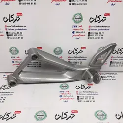 براکت جا پایه عقب سمت چپ موتور پالس RS ار اس مدل پایین رنگ نقره ای