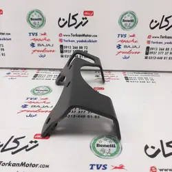 براکت فلزی پایه کیلومتر بالای بلوری چراغ جلو موتور بنلی 150 قدیم اصلی