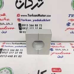 پولکی درب زنجیر کش ( تنظیم کننده زنجیر ) چرخ عقب به دو شاخ موتور بنلی 300 دوسیلندر اصلی (هرعدد)