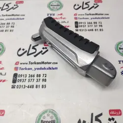 جا پایه جلو موتور بنلی 150 و 250 تک سیلندر ( راست )