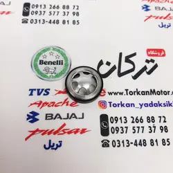 شیشه ( پولکی ) نشانگر روغن روی درب کلاچ موتور تریل روان و بنلی 150 و 300 دوسیلند قدیم و جدید