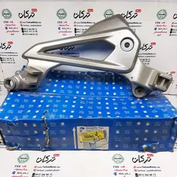براکت جا پایه سمت راست ( پدال ترمز ) موتور پالس LS 135 ال اس بژ طلایی اصلی