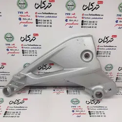 براکت جا پایه سمت راست ( پدال ترمز ) موتور طرح پالس ( پولسار )