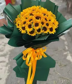 دسته گل آفتابگردان 105