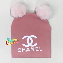 کلاه نوزاد پوم پوم رنگی طرح Chanel - سیسمونی سارالند