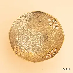 شیرینی خوری برنجی طلایی پایه دار مدل آلسترومریا