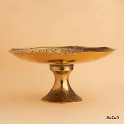 شیرینی خوری برنجی طلایی پایه دار مدل آمبوس