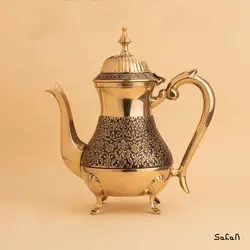 قوری برنجی میناکاری پایه دار طرح تاج مدل آمبوس
