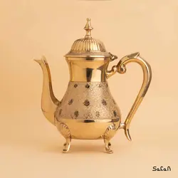 قوری برنجی میناکاری پایه دار طرح تاج مدل آمبوس