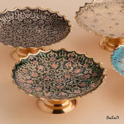 شیرینی خوری برنجی میناکاری پایه دار مدل نواب طرح تاج