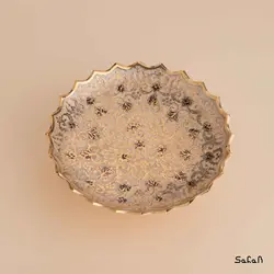 شیرینی خوری برنجی میناکاری پایه دار مدل نواب طرح تاج