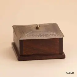 شکلات خوری چوبی با درب برنجی مدل توسکا مربع