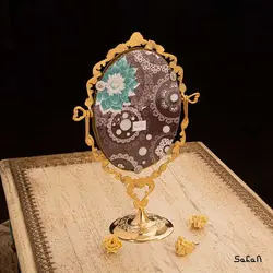 آینه برنجی هندی طلایی پایه دار بیضی