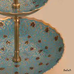 شیرینی خوری برنجی میناکاری سه پایه دو طبقه طرح تاج