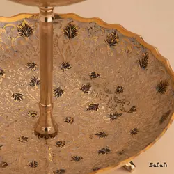 شیرینی خوری برنجی میناکاری سه پایه دو طبقه طرح تاج