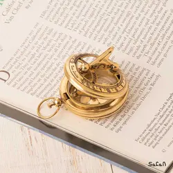 قطب نما اسطلاب داری برنجی در دار طلایی هندی