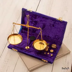 ترازو برنجی هندی طلایی دارای جعبه