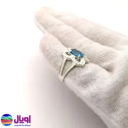 انگشتر نقره زنانه با نگین توپاز بیضی 2.1 قیراط