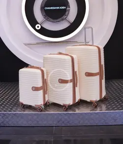 خرید چمدان it helixian متوسط از جنس پلی کربنات نشکن - چمدانکده