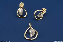 نیم ست طلایی نگین دار طرح برگ XUPING
