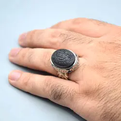 انگشتر عقیق مشکی یمنی خطی 