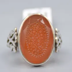 انگشتر عقیق یمنی خطی تراشدار 