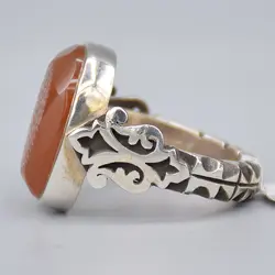 انگشتر عقیق یمنی خطی تراشدار 