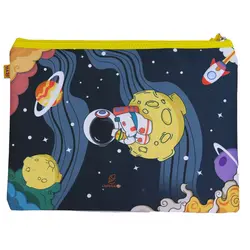 پوشه پارچه ای فانتزی زیپ دار A4 طرح فضانورد 3067 سویل - مجد مارکت