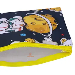 پوشه پارچه ای فانتزی زیپ دار A4 طرح فضانورد 3067 سویل - مجد مارکت