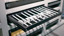 رک ریلی جای شلوار داخل کمد لباس