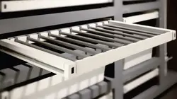 رک ریلی جای شلوار داخل کمد لباس