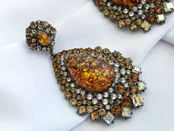 گوشواره مجلسی با سنگ طرح رزین قهوه ای کد GO207 &bull; گالری بدلیجات ترنج