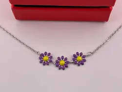پابند شیک نقره ای آویز گل بابونه بنفش • گالری بدلیجات ترنج