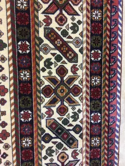 فرش هخامنش گبه ستاره ٧٢٧ کرم