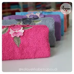 حوله دستی گلدوزی شده ماندگار