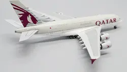 ماکت هواپیما مسافربری ایرباس A380 هواپیمایی قطر مقیاس 1:400