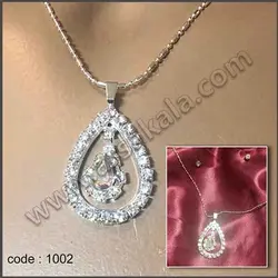 گردنبند طرح جواهر نگین دار