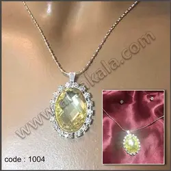 گردنبند طرح جواهر نگین دار