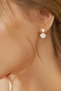 Shell earrings