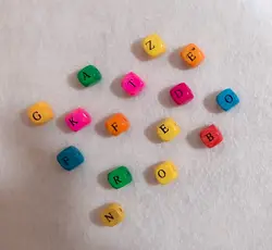 مهره چوبی حرف انگلیسی همه رنگی - خرازیم