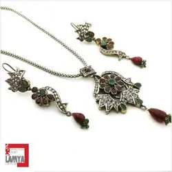 نيم ست نقره مدل سنتي ويكتوريا با نگین یاقوت و زمرد کدN022