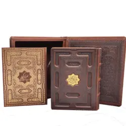 قرآن نفیس معطر جعبه دار قطع جیبی کد 120801