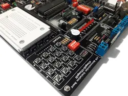 برد آموزشی میکروکنترلر AVR همراه با کیف