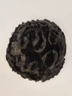 کلاه باکت پشمی طرح پر مشکی فنردار کد 2100