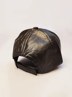 کلاه کپ ساده چرم مشکی براق کد 2239